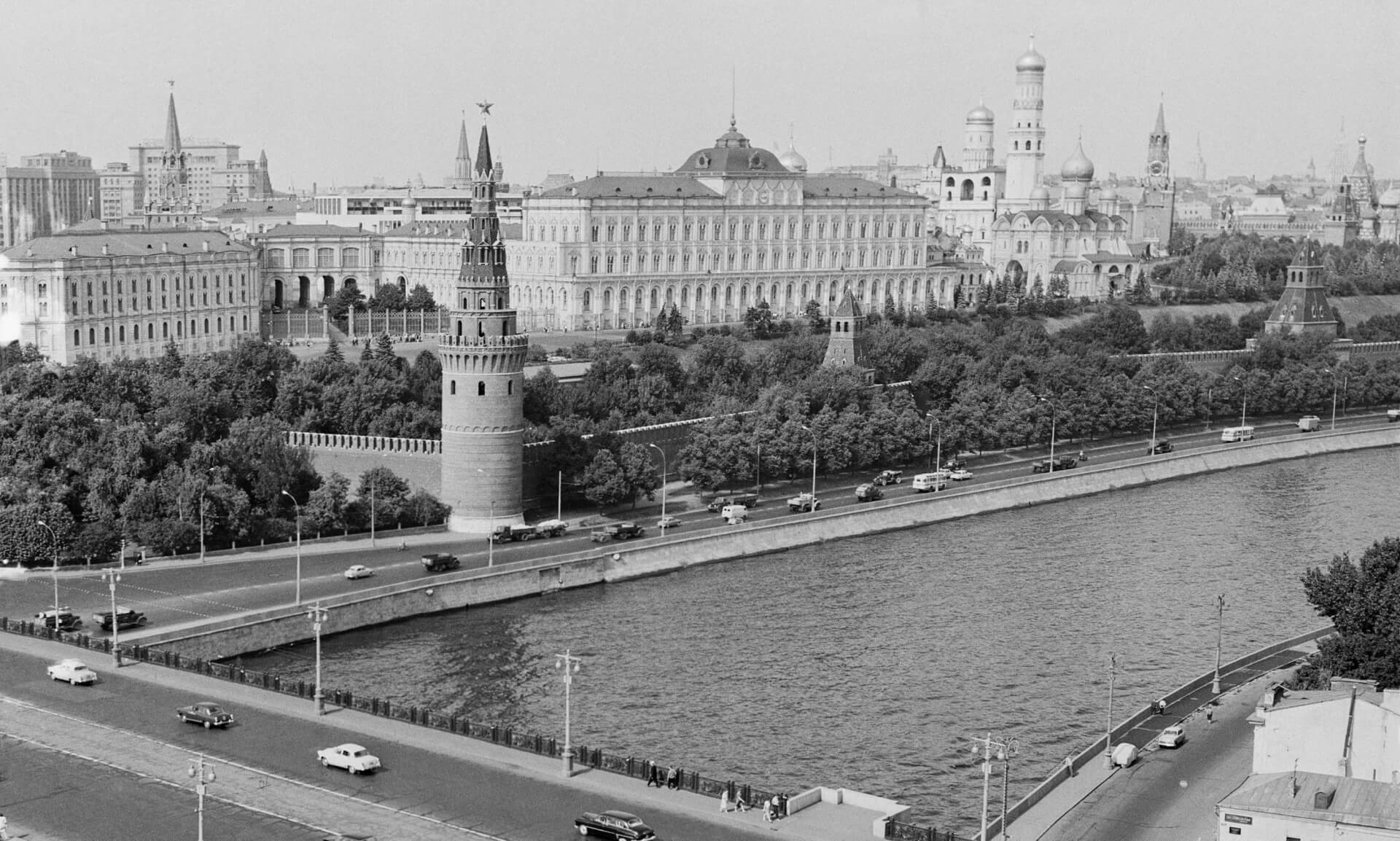 Кремль с большого каменного моста