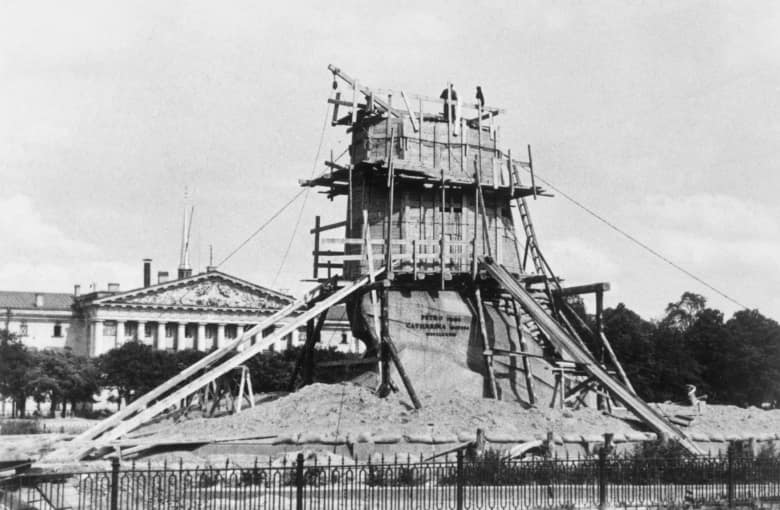 Почему необходимо помнить о блокаде Ленинграда: историческое значение и уроки для будущего